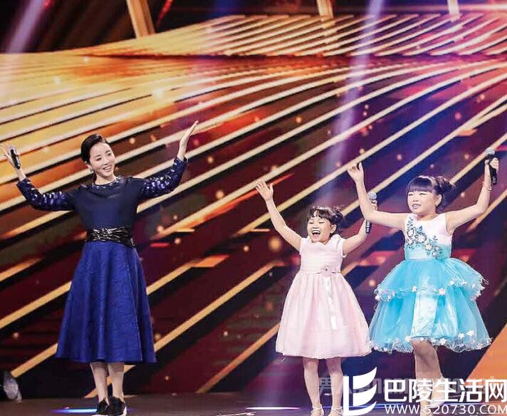 李思思场穿着宽松 李思思场穿着宽松