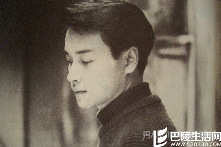 张国荣写真拍出16万元 张国荣写真拍出16万元