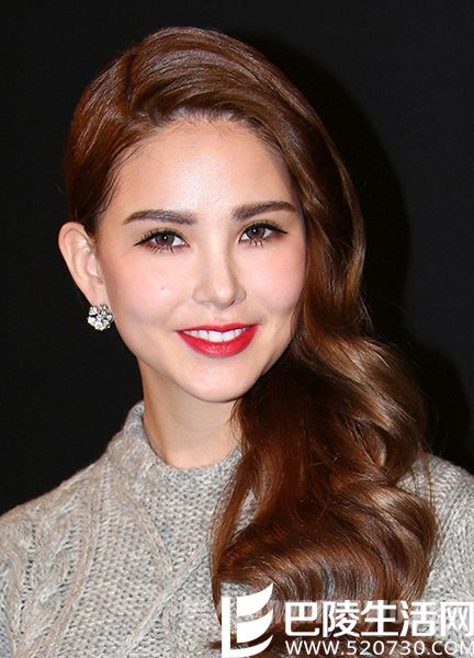 昆凌被指双面甜心 昆凌被指双面甜心