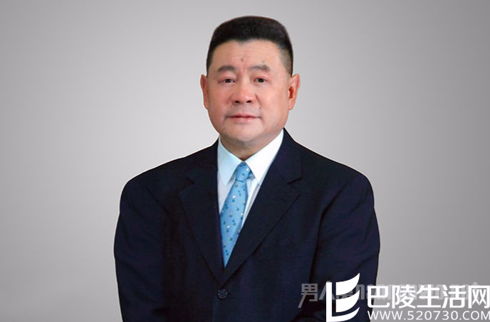 刘銮雄是怎么追甘比的 刘銮雄是怎么追甘比的