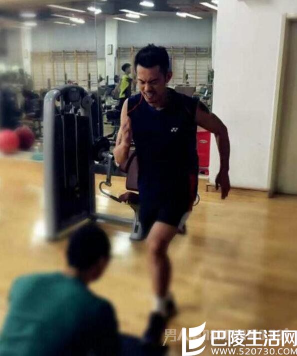 出轨事件后林丹首现身