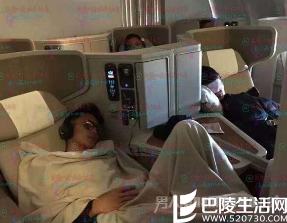 谢霆锋王菲同乘飞机