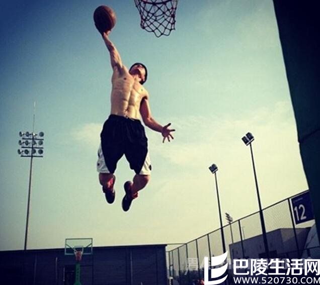 蒋劲夫扣篮