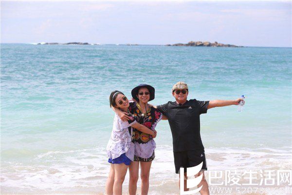 揭秘柳岩胸有多大 借胸上位男星有艳福 揭秘柳岩胸有多大 借胸上位男星有艳福