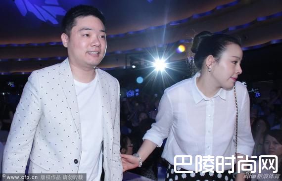 丁俊晖跟老婆张元元照片