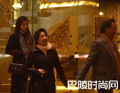 陈金飞与刘亦菲母女照片