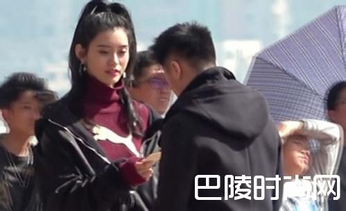 奚梦瑶和何猷君照片