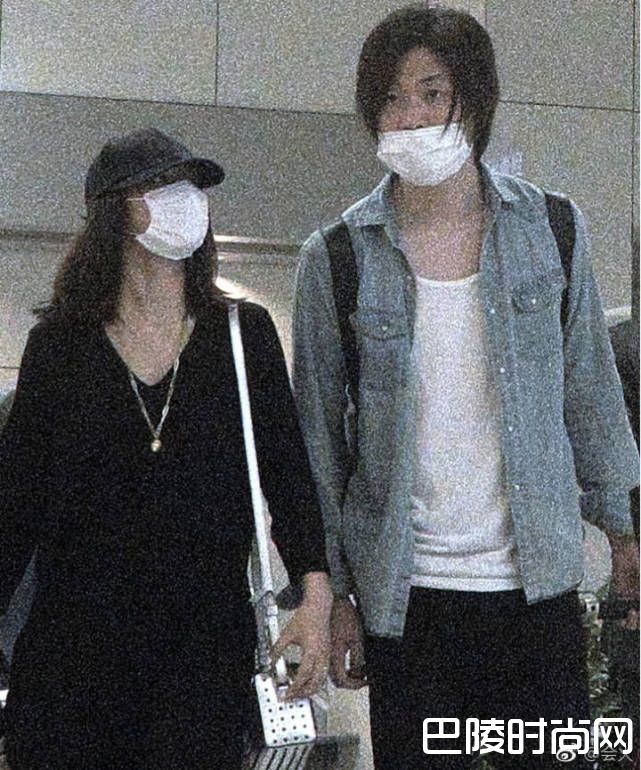 新男友被拍照片