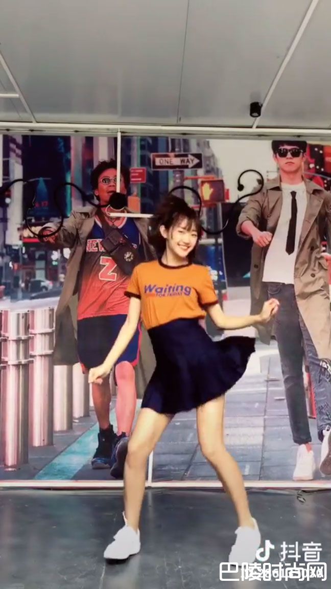 代古拉K跳舞照片