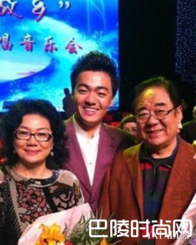 金铁霖和李谷一照片