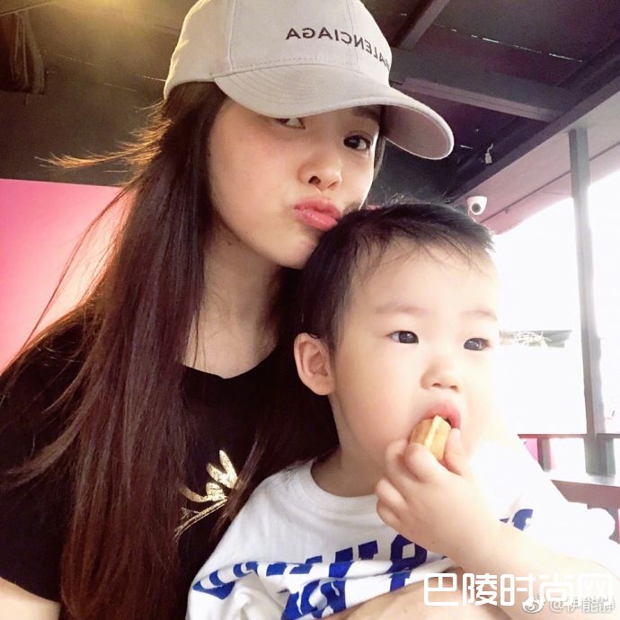 伊能静与儿子照片