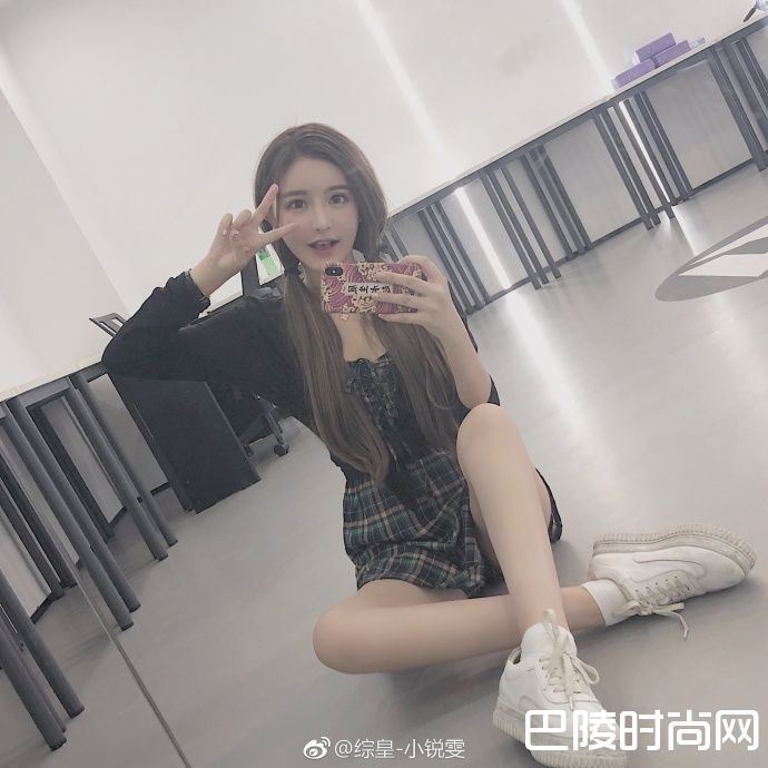 小锐雯自拍