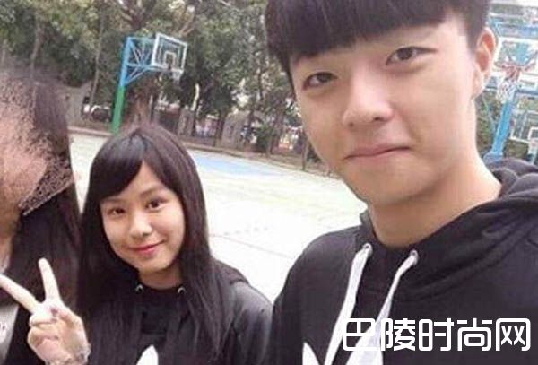 陈立农和女友自拍