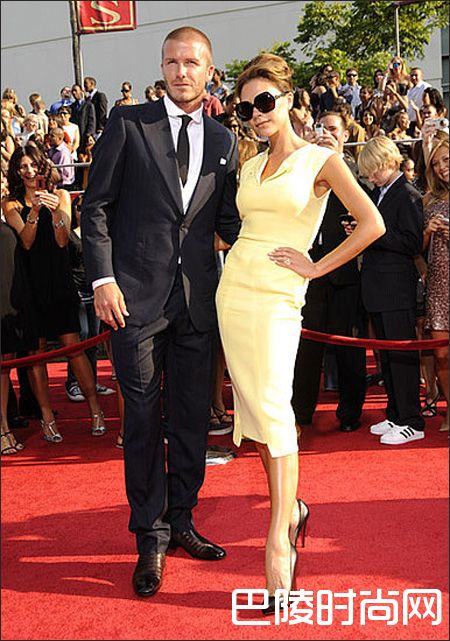 贝克汉姆和老婆照片