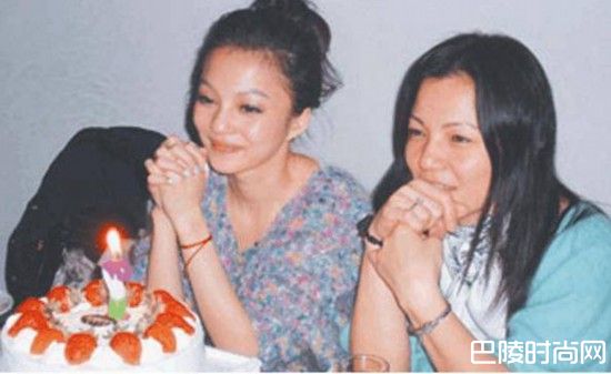 张韶涵和妈妈照片