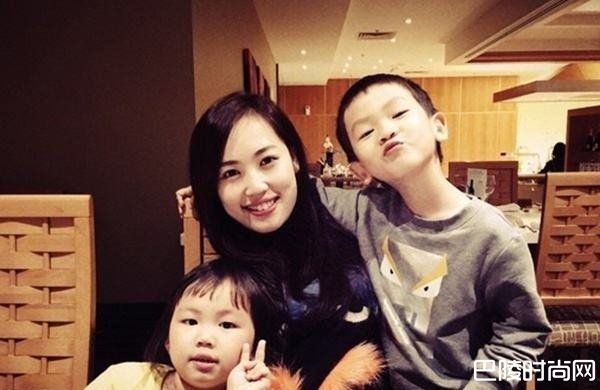 马蓉和孩子照片