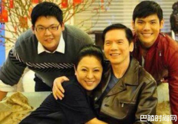 向华强和两个儿子