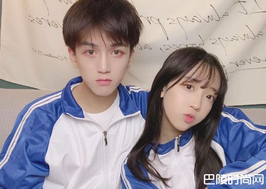 罗西和女友照片