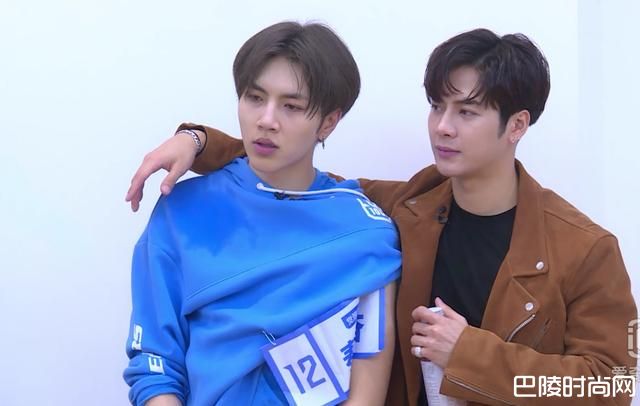 王嘉尔秦奋照片