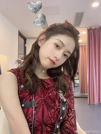张丹三曾是SNH48的一员。 