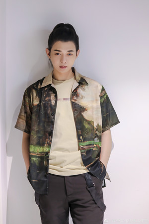 男星边看婚戒边约炮! 9年女友心碎曝渣男语录跟妳交往是种恩赐。 男星边看婚戒边约炮! 9年女友心碎曝渣男语录跟妳交往是种恩赐。