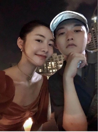 男星边看婚戒边约炮! 9年女友心碎曝渣男语录跟妳交往是种恩赐。 男星边看婚戒边约炮! 9年女友心碎曝渣男语录跟妳交往是种恩赐。
