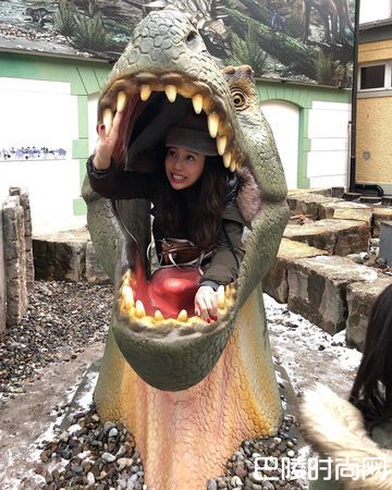 李靓蕾蕾神之槌第一击。 