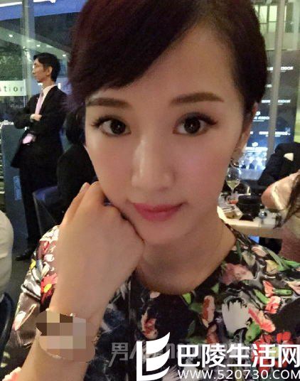 李念炫富照给手表打码