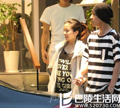 喻虹渊诞下小公主