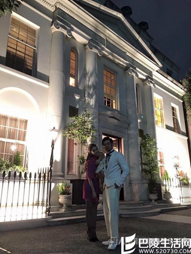 周杰伦全家福 周杰伦全家福