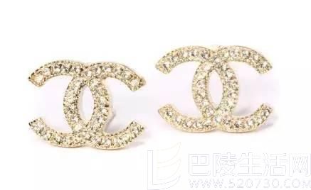 chanel的经典双C耳钉