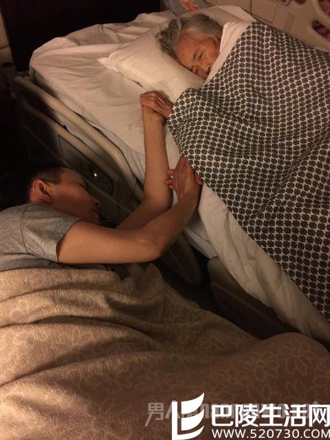 宋丹丹和临终母亲