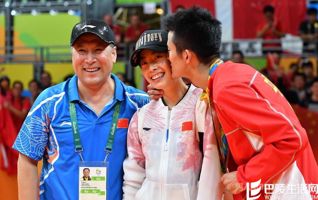 谌龙亲吻女友王适娴 谌龙亲吻女友王适娴