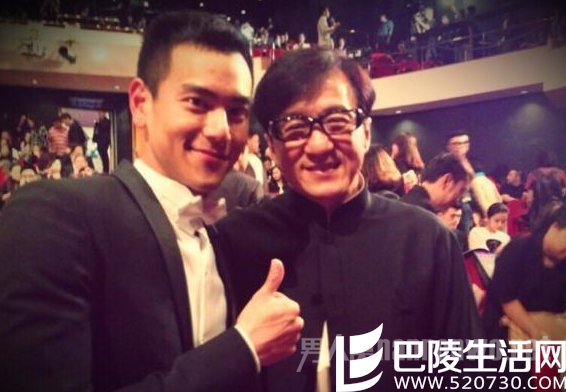 彭于晏成龙合影