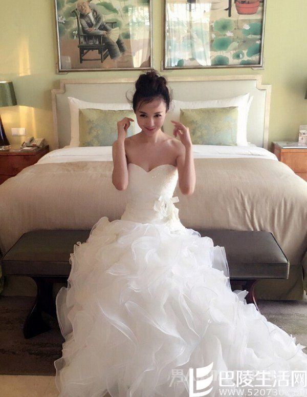 韩雯雯婚纱照
