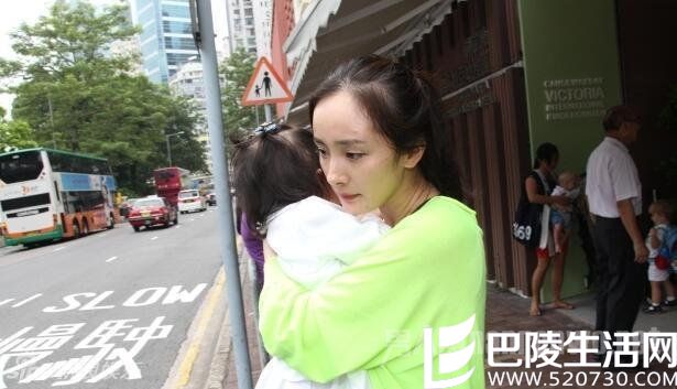 杨幂紧护小糯米 杨幂紧护小糯米