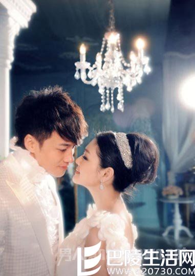 何润东大S婚纱照爱意满满 何润东大S婚纱照爱意满满