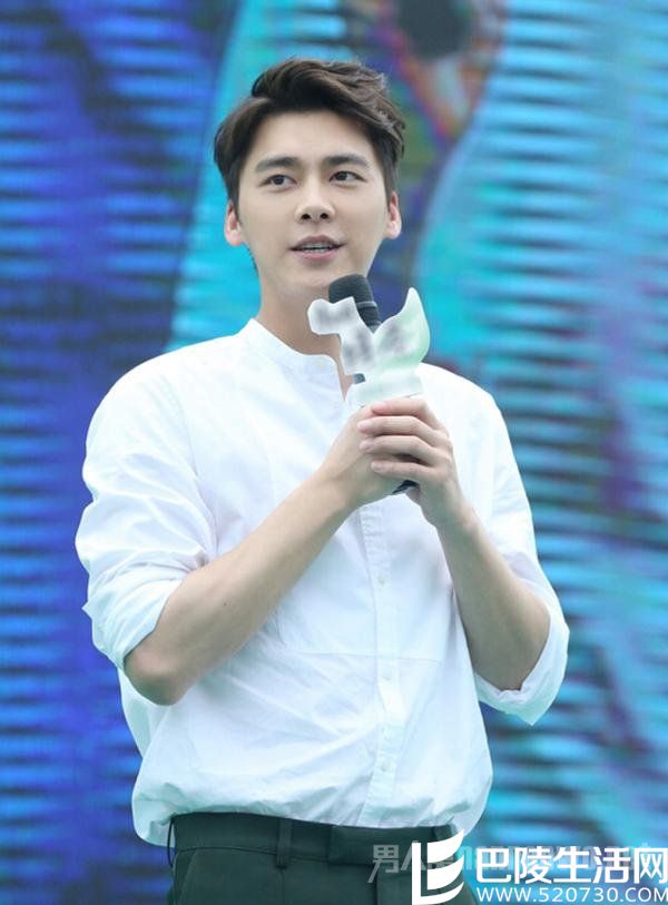 李易峰出席活动 李易峰出席活动