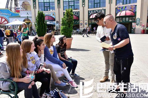 郭德纲搭讪美女引围观