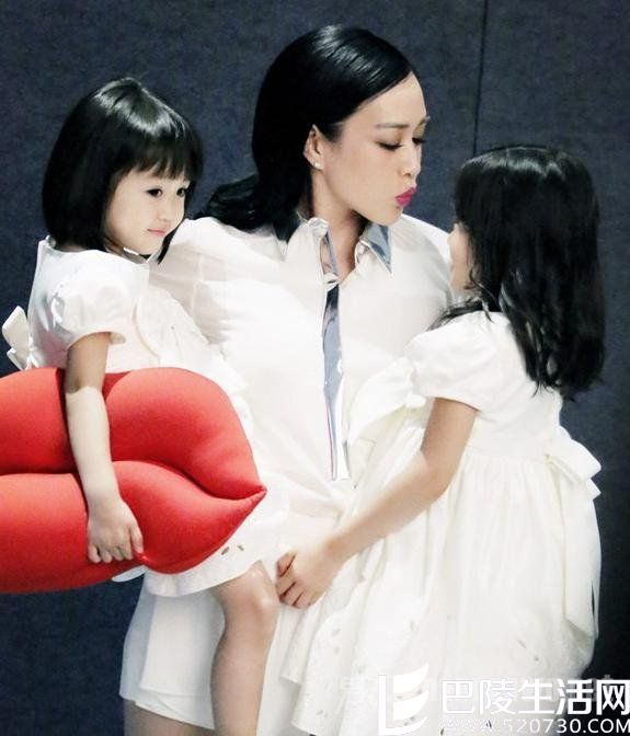 钟丽缇和女儿拍写真 钟丽缇和女儿拍写真