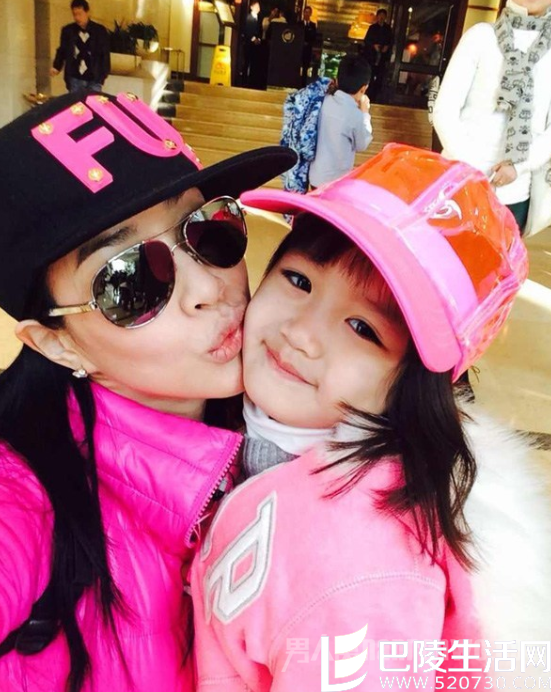 钟丽缇小女儿颜值高