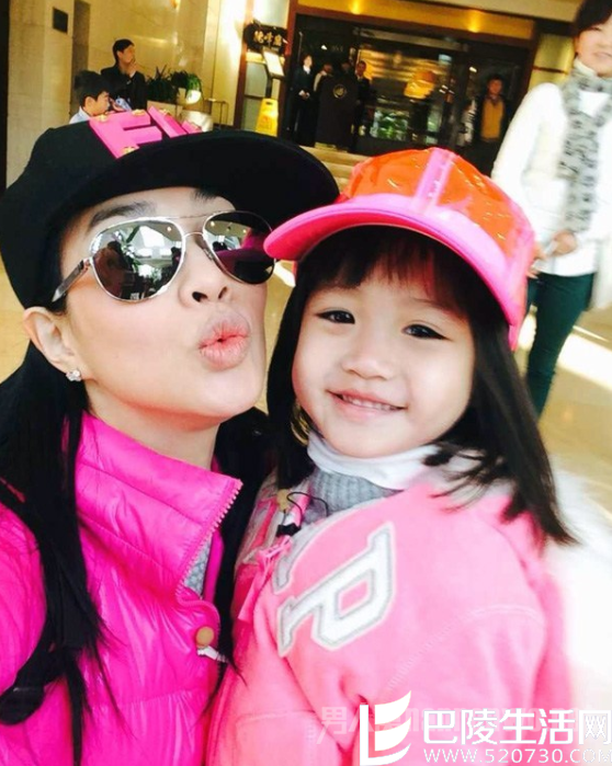 钟丽缇小女儿像韩寒的女儿