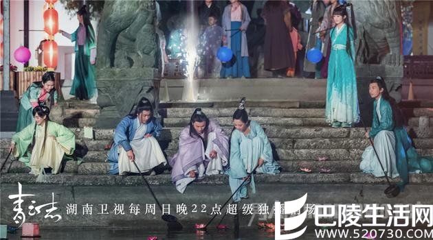 赵丽颖李易峰点花灯 赵丽颖李易峰点花灯