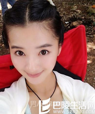 赵丽颖替身李可片场照