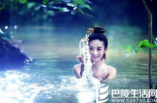 赵丽颖的胸罩被扒开 赵丽颖的胸罩被扒开