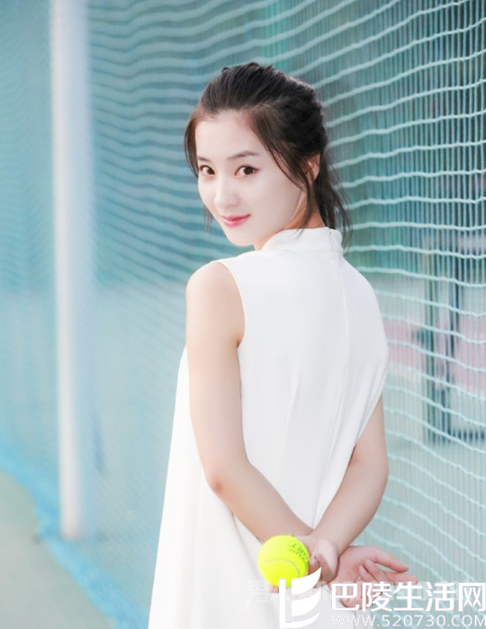 赵丽颖替身李可卖萌 赵丽颖替身李可卖萌