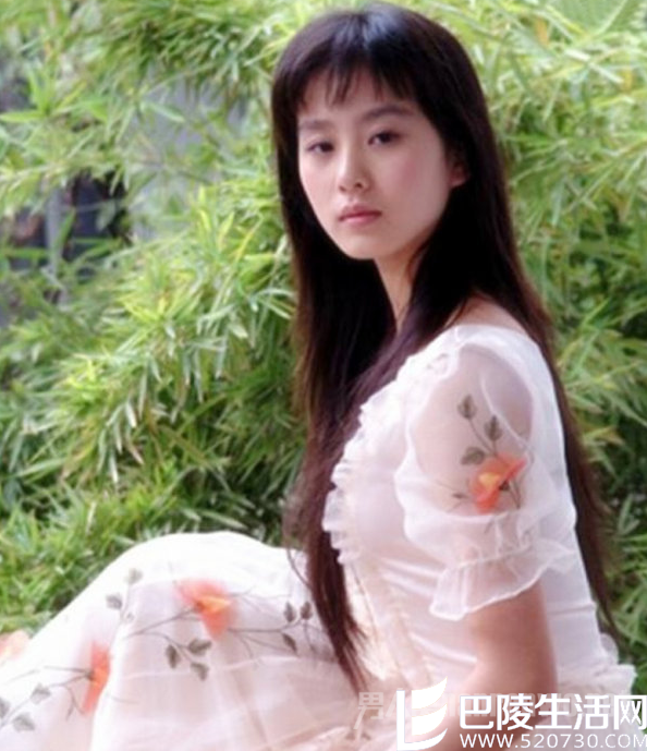 刘诗诗五官很美