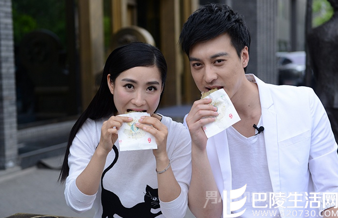 陶昕然夫妇虐狗