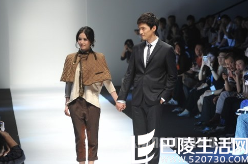 胡歌刘诗诗走秀