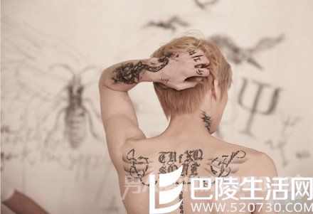 权志龙背部纹身含义